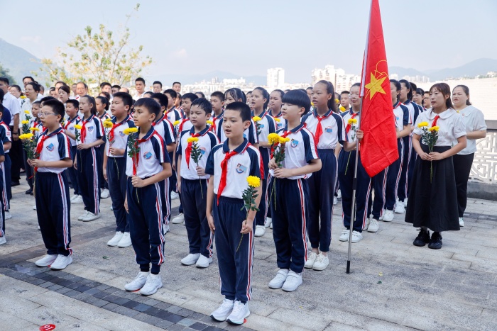 �廳�������� ���к�ɫ����  ˳