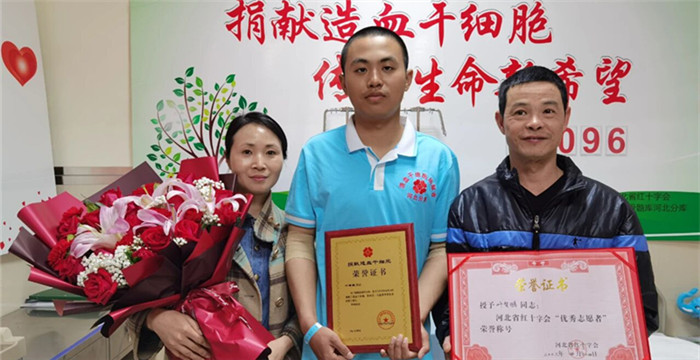 ����������˫���� һ��ĸ�ӱ���ö����Ѫѫ�¡�