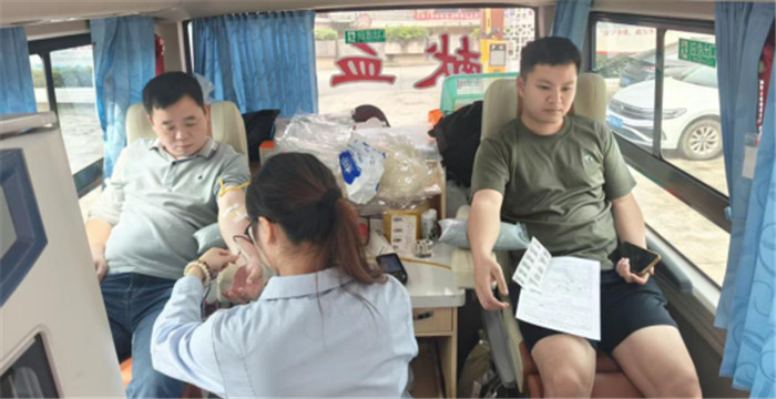 �������޳���Ѫ����˳������ ���۾���ӻԾ������